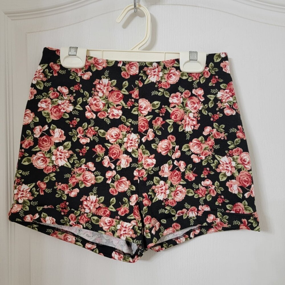 Forever 21 Size M Short Shorts.  Floral.  Side Zipper Closure, Exc. Used Cond.